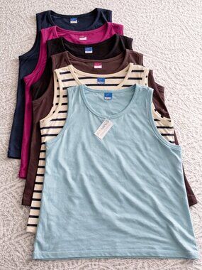 Old Navy Luxe Tank Bundle Size Small – 6 Tops – most NWT